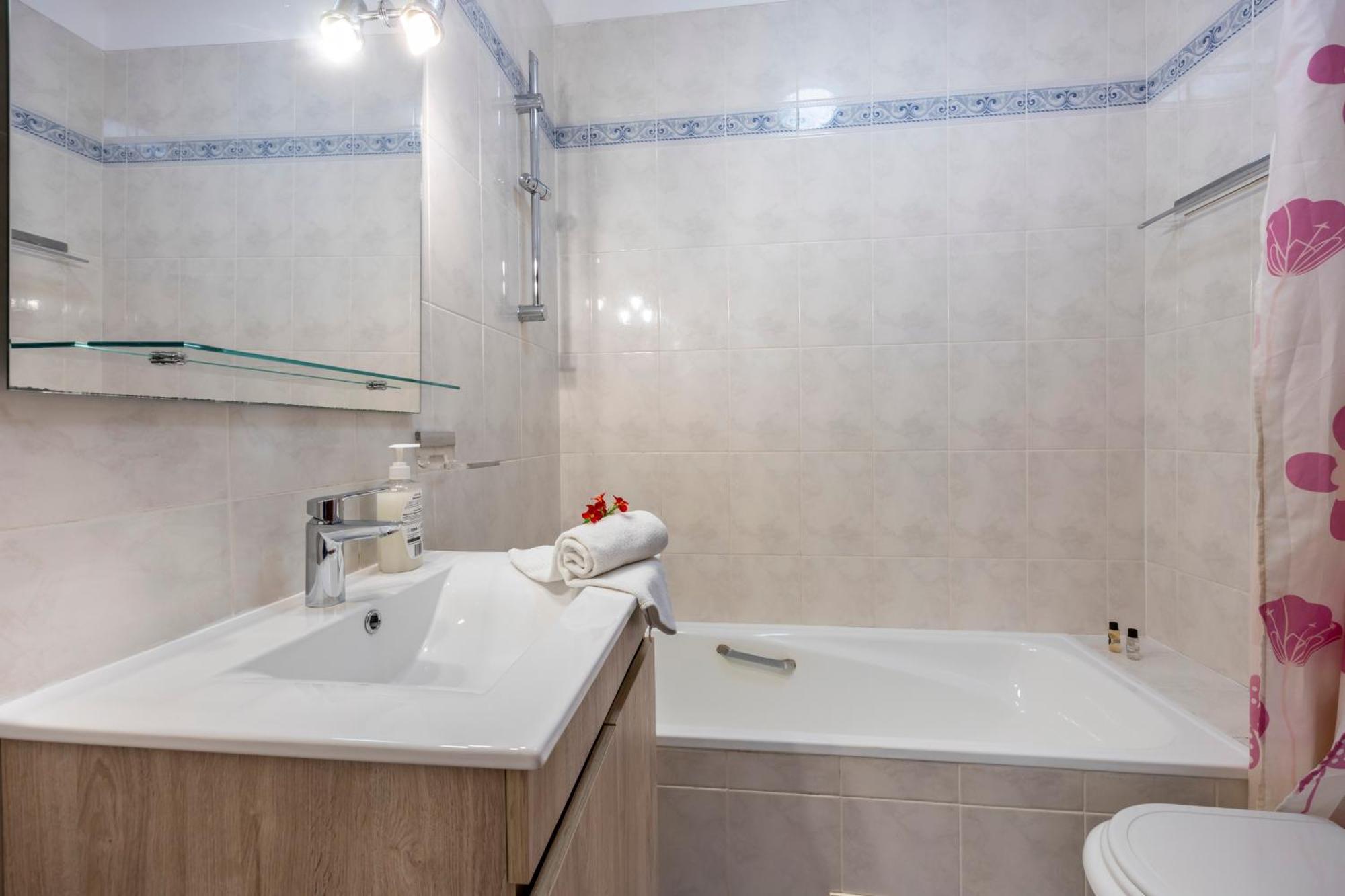 Apartamento Meia Praia Lagos Eksteriør bilde